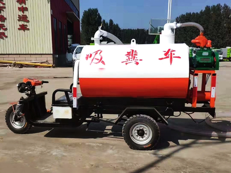 機(jī)動三輪吸糞車
